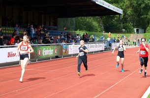 100m Leonie