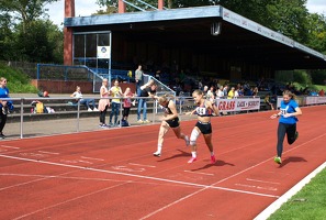 100m Ziel Johanna