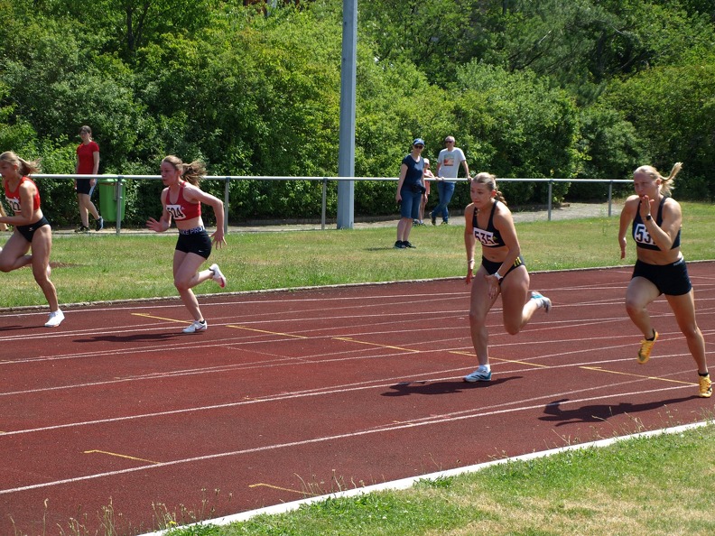 100m Johanna, Naila 1.JPG